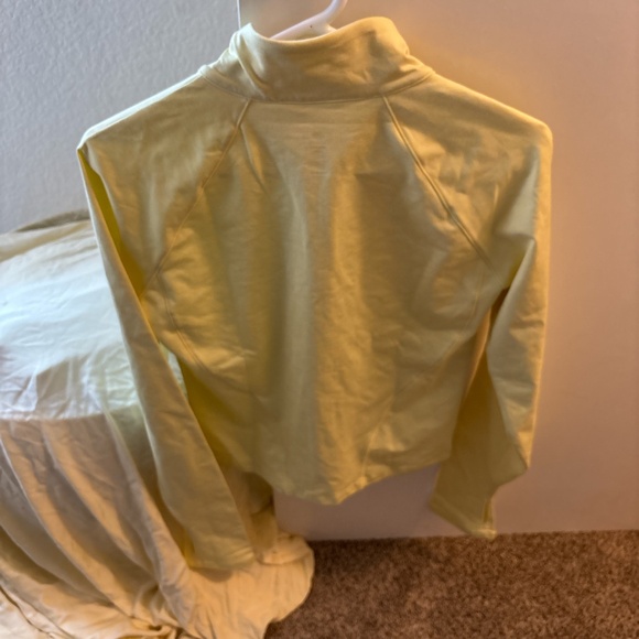 Buffbunny yellow, full zip jacket new with tags extra large $98!! - Picture 4 of 4